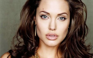 Angelina_Jolie1_mini