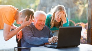 Hopeless situating, grandfather does not understand.
