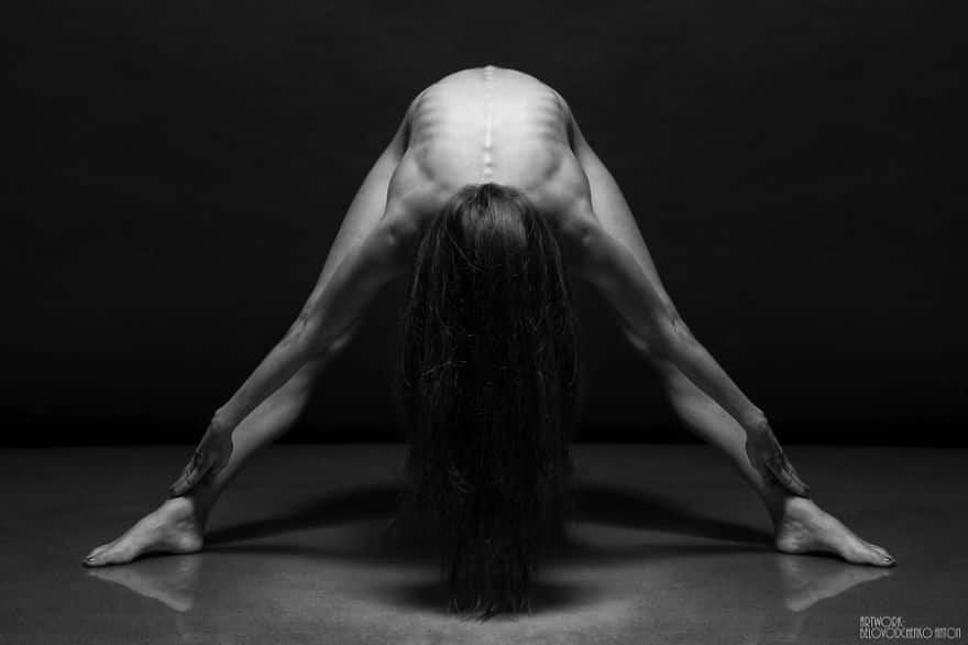black-and-white-portraits-women-body-bodyscapes-anton-belovodchenko-310_mini