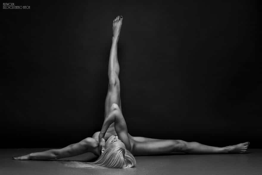 black-and-white-portraits-women-body-bodyscapes-anton-belovodchenko-87_mini