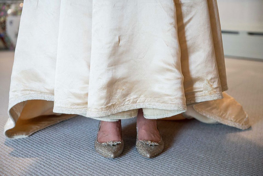 heirloom-wedding-dress-11th-bride-120-years-old-abigail-kingston-6