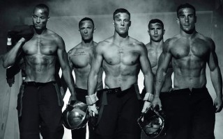 calendrier-des-pompiers-2016-UNE