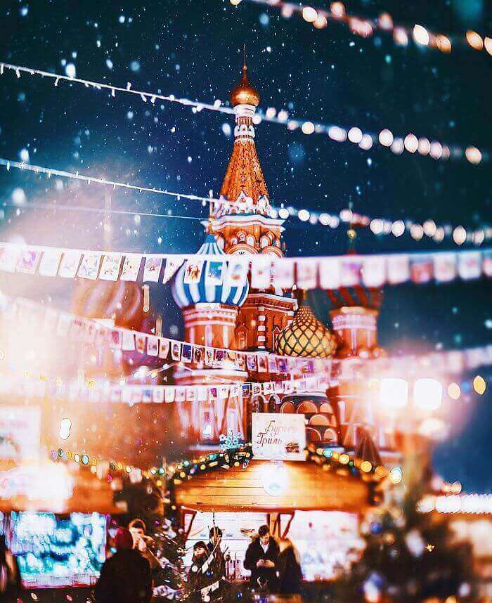moscow-city-looked-like-a-fairytale-during-orthodox-christmas-13__700_mini
