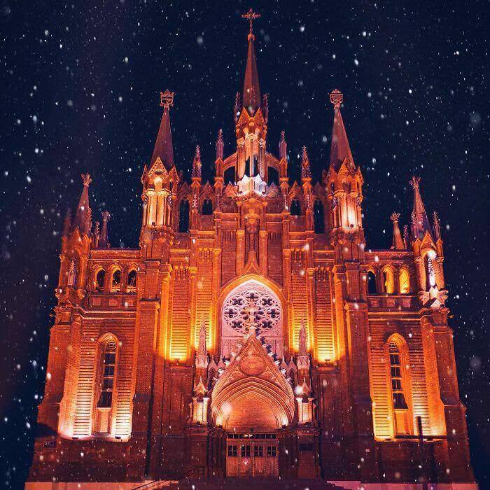moscow-city-looked-like-a-fairytale-during-orthodox-christmas-3__700_mini_mini