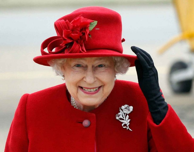 Всё могут короли? 9 необычных привилегий королевы Елизаветы II!