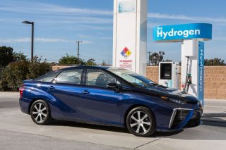 toyota_fuel_cell_vehicle
