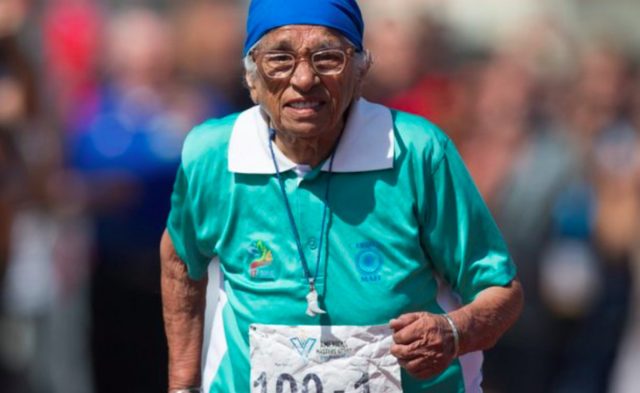 100-летняя бабушка из Индии взяла “золото” на 100-метровке