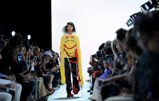 Скандальный дизайнер шокировал нью-йоркскую неделю моды рис 6