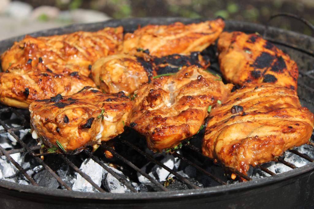 chicken-barbecue-meat-juicy1