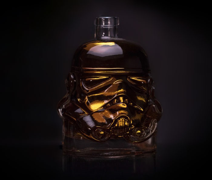 stormtrooper-whiskey-decanter-shot-glass-6