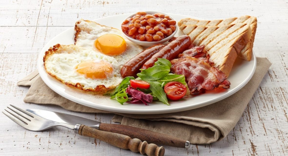 English-breakfast-with-fried-eggs-e1438882431980-1440x784