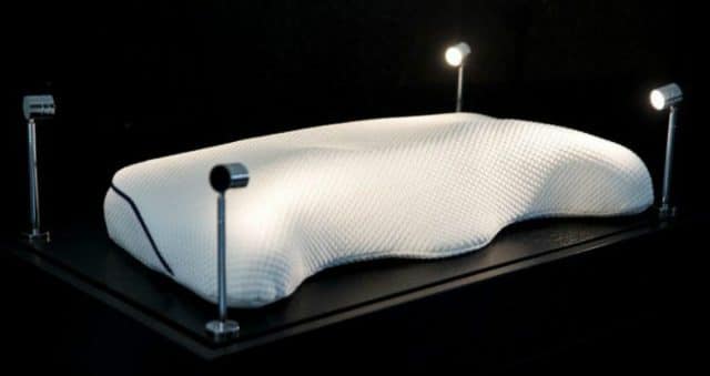 Самая дорогая подушка в мире: автор изобретения настаивает на волшебных свойствах!