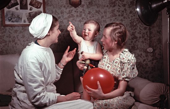 Так жили наши семьи! 21 самое атмосферное фото о жизни в СССР пятидесятых годов ) рис 5