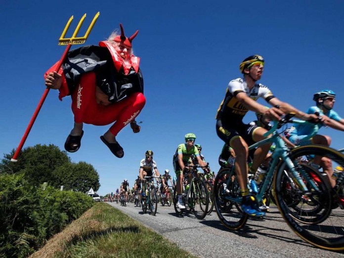 Что у вас творится?! 17 самых забавных фанатов велогонки Тур де Франс! ))