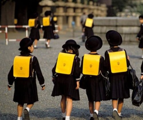Какую школьную форму наденут первоклашки в самых колоритных странах мира? рис 5