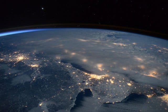 Вот это зрелище! 16 самых поразительных фото нашей планеты из космоса...