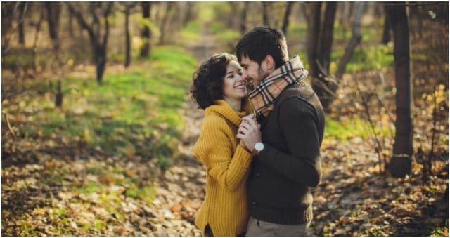 Наконец-то осень! 10 самых любопытных причин, почему влюбленные пары так любят это время года