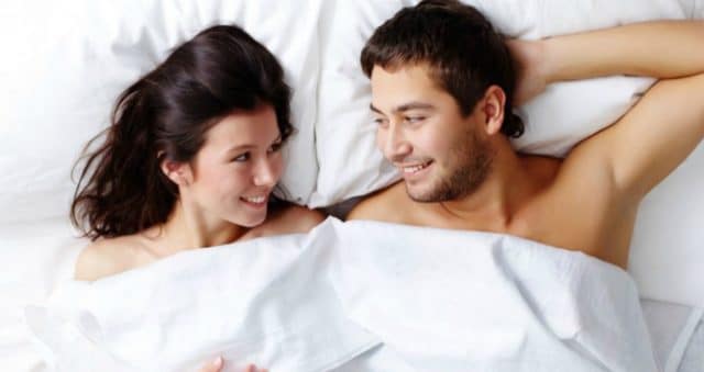 Любимый, нас ждёт спальня! 10 вещей, которые пара должна делать перед сном
