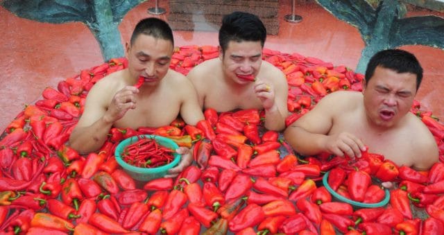 Тем временем в Китае… 20 самых впечатляющих фотографий о том, как проходят будни в Поднебесной!