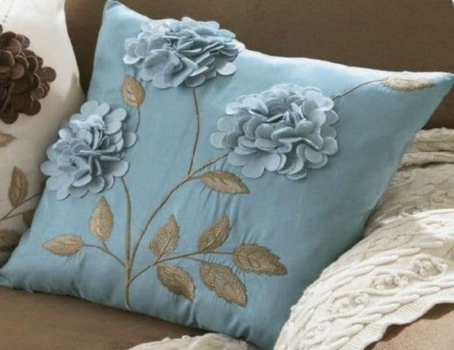 А давайте развеселим ваш диван! 7 способов декорирования подушек рис 4