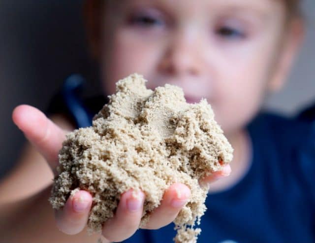 Строим песочные замки! Дешёвый кинетический песок: как сделать "умные" гранулы своими руками? рис 5