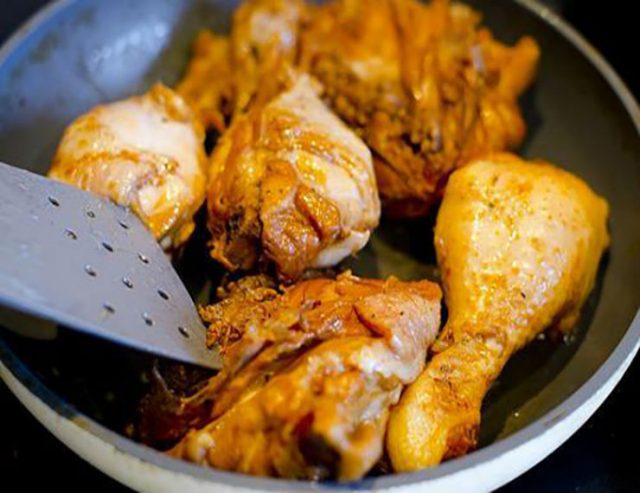 Секреты приготовления курицы по-грузински. Чкмерули - сочное блюдо с вкуснейшим соусом из кинзы! рис 7