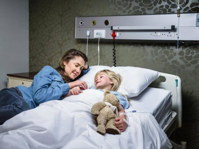 Чек-лист: вещи, которые вам понадобятся в больнице с ребенком