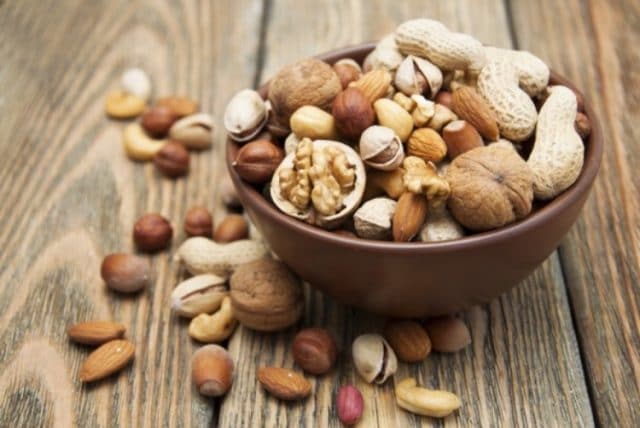 Семена и орехи: как их правильно есть? Факты, цифры, польза для фигуры