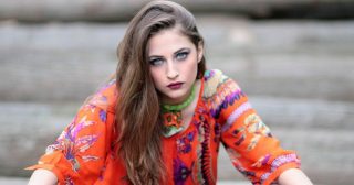 girl-1324558_1280