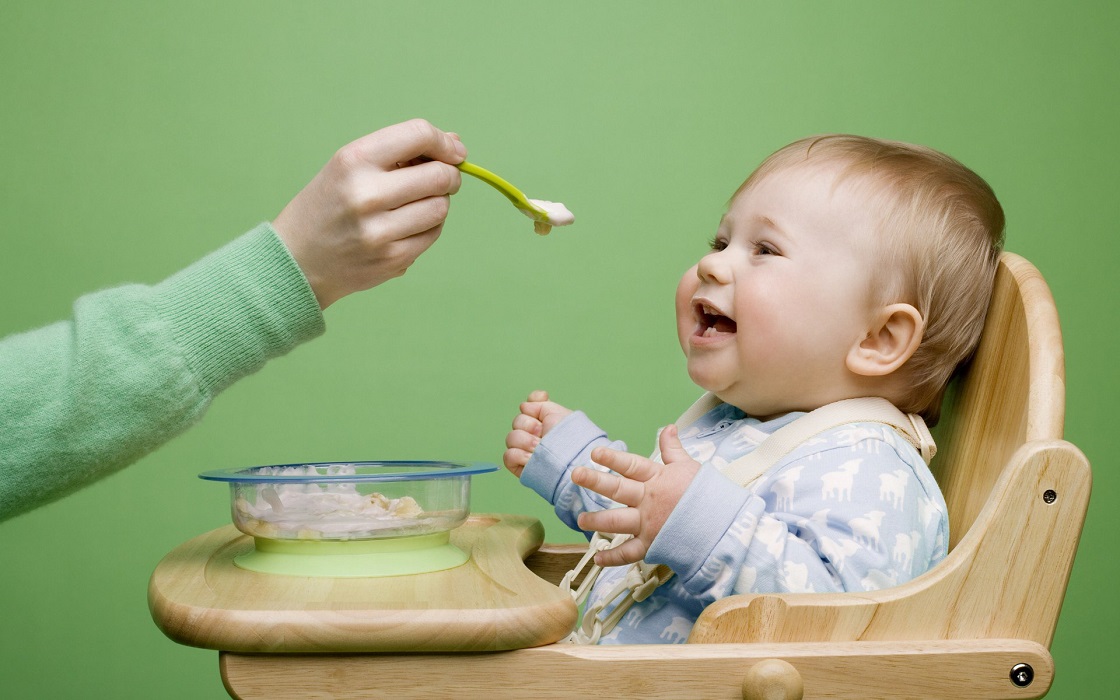 С чего начинать прикорм грудного ребёнка? 3 удачных рецепта, которые наверняка понравятся малышу))