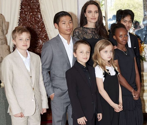 Брэд Питт и Анджелина Джоли планируют вместе праздновать Рождество! Актриса рассказала, как пыталась спасти брак! рис 2
