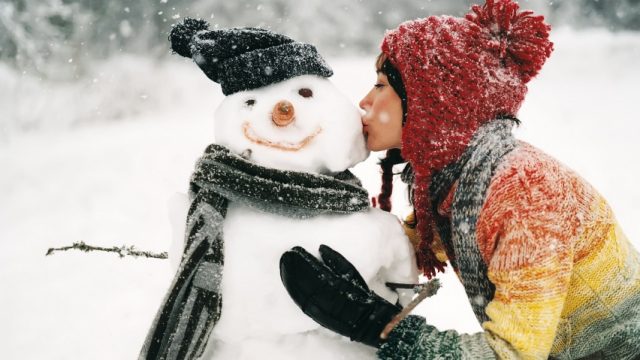 ws_Kiss_the_snowman_852x480