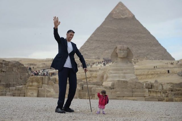 Вот так встреча! В Египте состоялось знакомство самого высокого мужчины и самой низкой женщины в мире! рис 2