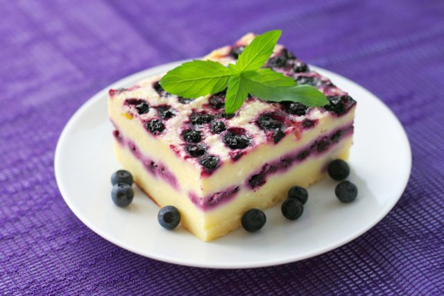 Baked cottage cheese pudding with blueberries