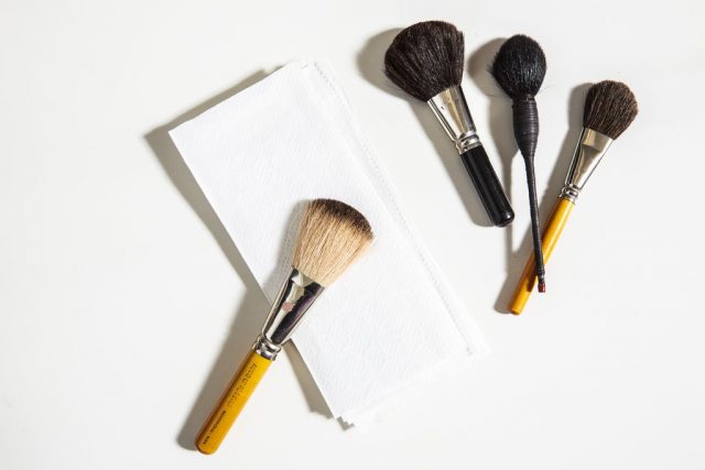 cleaning-your-makeup-brushes