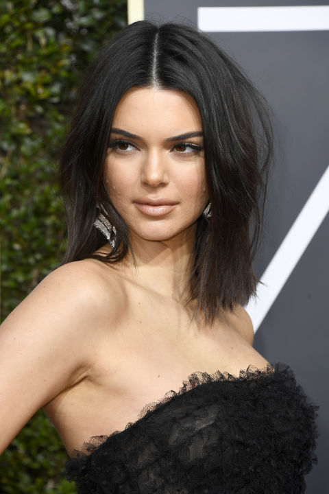 kendall-jenner-wore-a-nude-lip-and-messy-bob-to-golden-globes