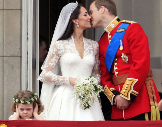 12 фотографий членов королевской семьи Великобритании, которые заставят вас улыбнуться!) рис 12