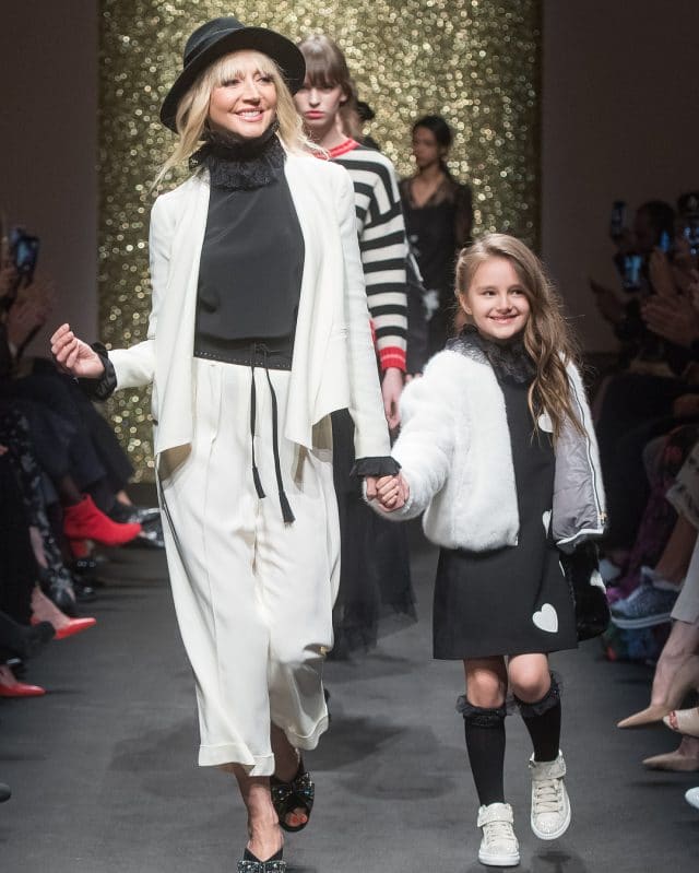 10+ знаменитостей на модном шоу, изюминкой которого стало дефиле Кристины Орбакайте с дочерью! рис 16