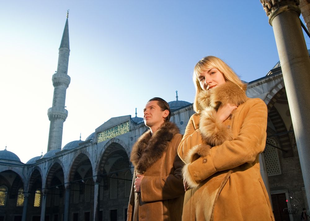 пара на шопинге в Турции