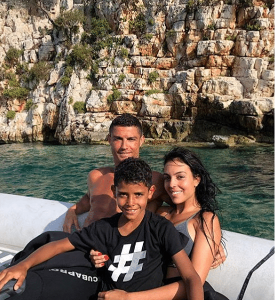 Криштиану Роналдо со своей семьей