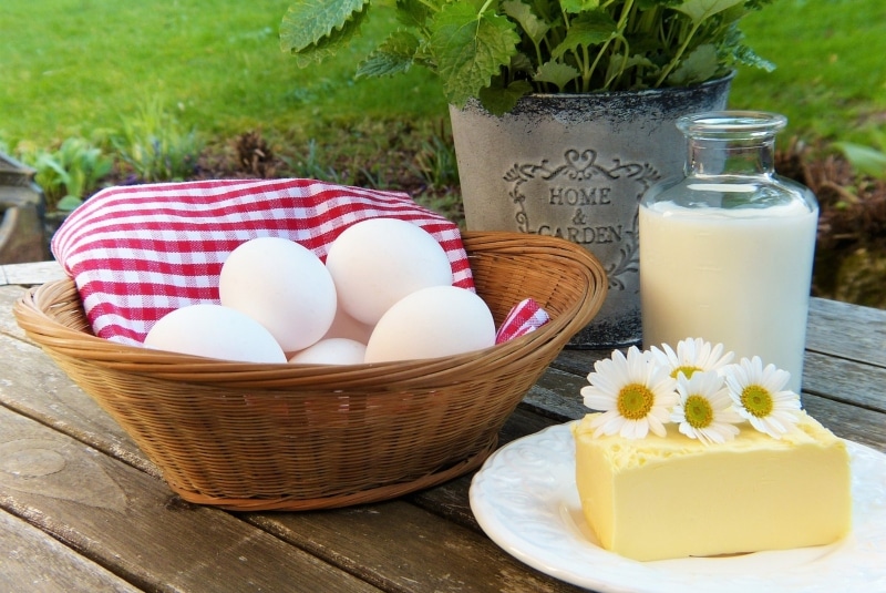 Яйца, молоко и сыр