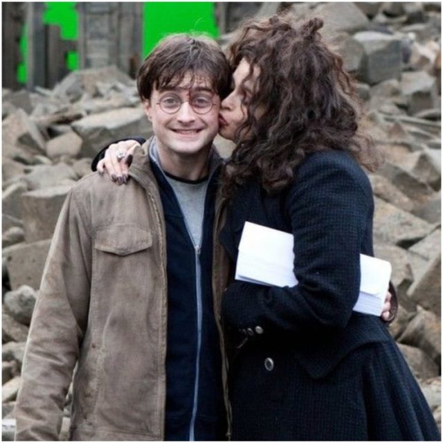 Беллатриса целует Гарри Поттера