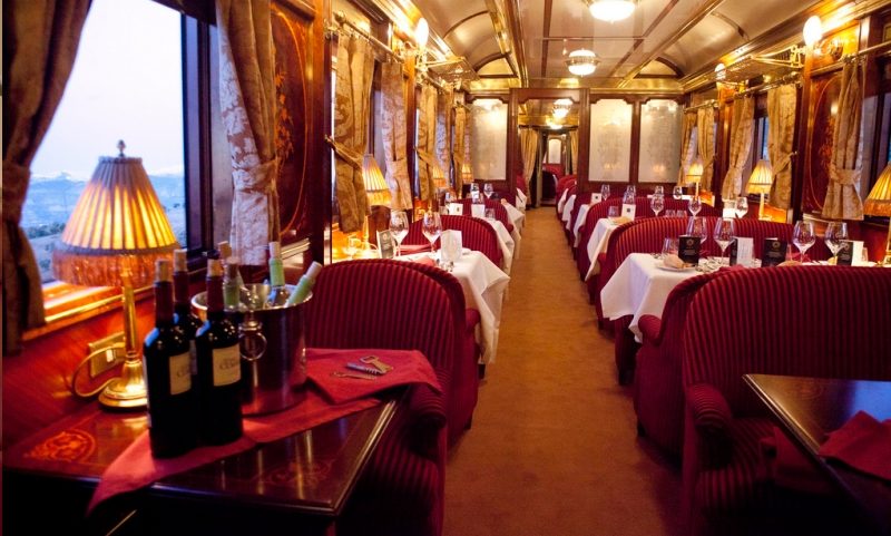 внутренний вид транс-европейского вагона-ресторана класса "люкс"