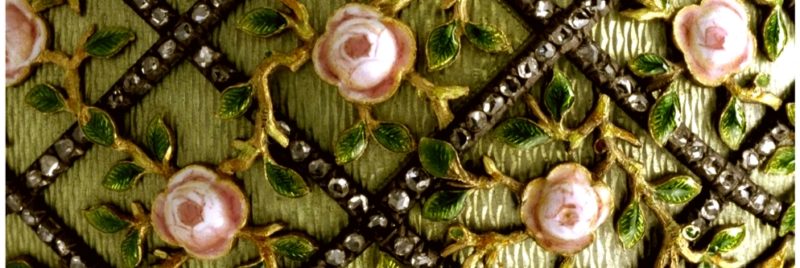 Яйцо Фаберже “Сетка из роз” зеленого цвета с розами и бриллиантовой сетью
