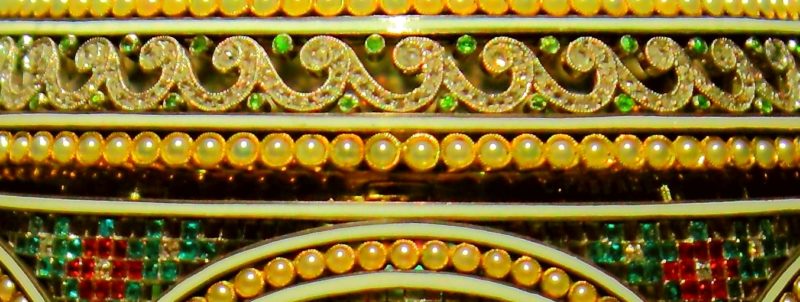 фрагмент яйца Фаберже “Мозаичное” с полосками жемчуга и бриллиантами
