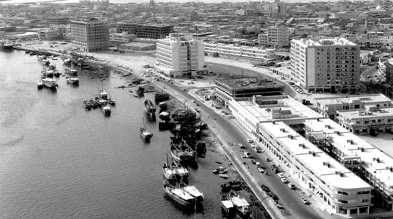 гавань Дубаи 60-х гг, вид сверху, ч/б фото