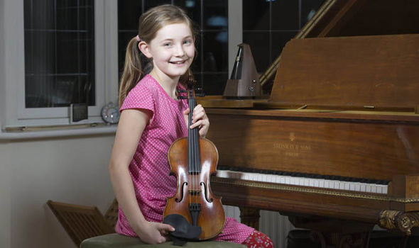 девочка со скрипкой и фортепьяно