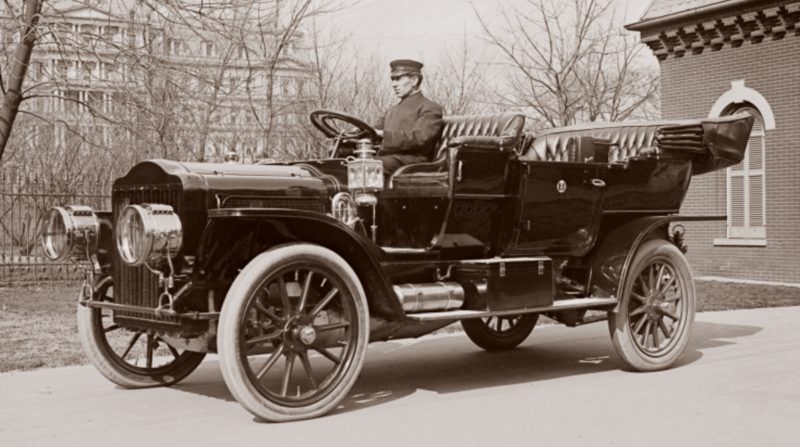 автомобиль 1910 года - архивное фото