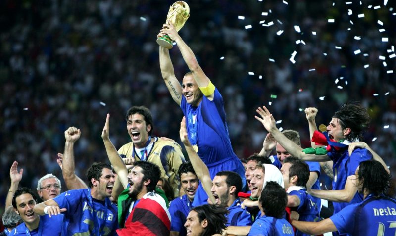 Сб. Италии празднует победу в чемпионате мира 2006 года
