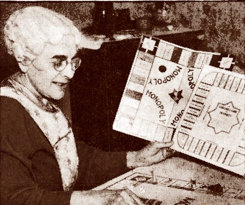 Элизабет Мэги со своей игрой "монополия" - архивное фото